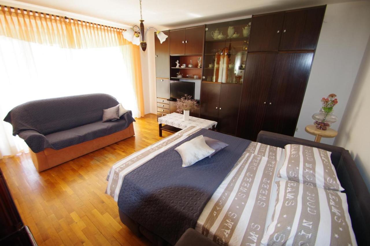 Apartment Ana Pula Luaran gambar